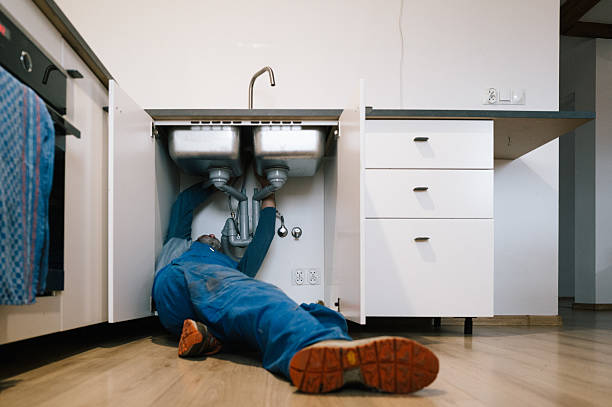 Professional Drain Cleaning technician working in Inverness, IL